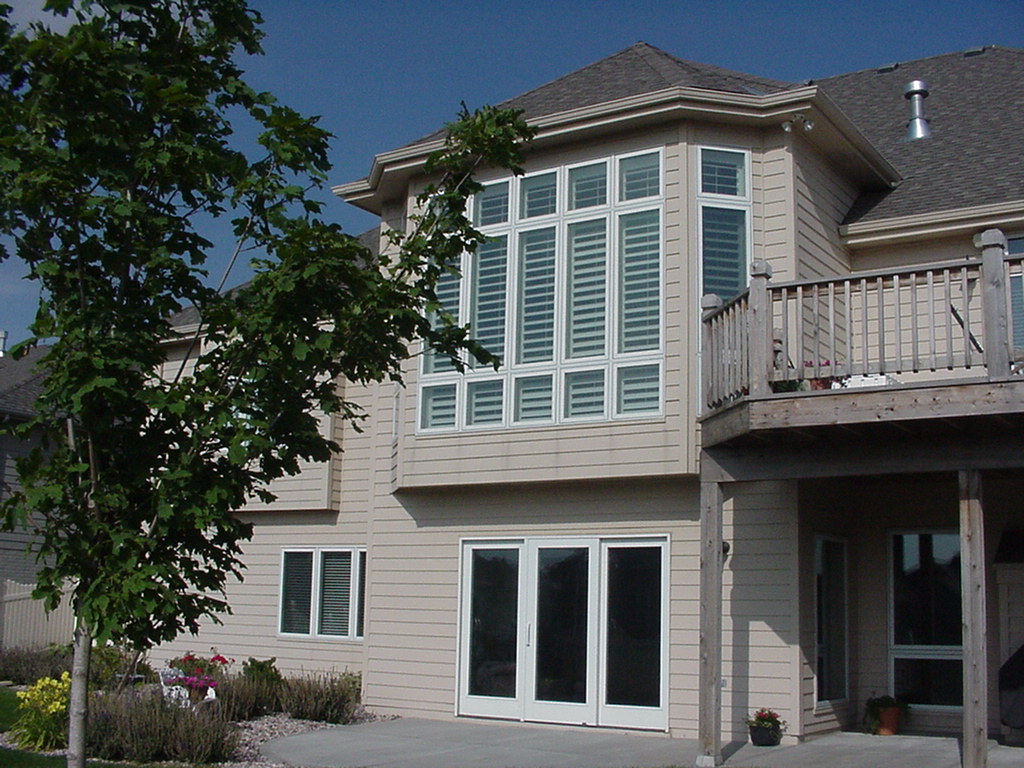 Shutters are crisp and clean from the outside, too.